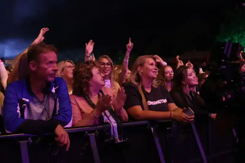 20250828_213438_AvB
